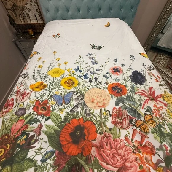 Pottery Barn French Country Queen Bedding 2 pillowcases and duvet cover Stunning - Picture 11 of 16